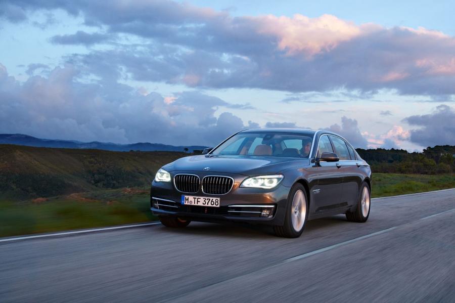 BMW 7-Series 2013 года  (фото 51 из 123)
